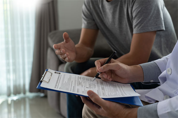 薪酬管理（lǐ）谘詢：女子花1780元考陪診師證卻無（wú）單可接