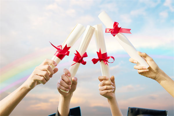 企業文化分析：錄取（qǔ）通知書加廣告，涉事學（xué）校被約談