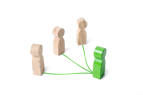 母子公司權責劃分明確，資源協同效率為何仍不（bú）理想？