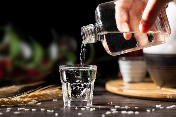 白酒遇冷，集（jí）體“降度”，關聯企業有（yǒu）何營銷啟（qǐ）示？