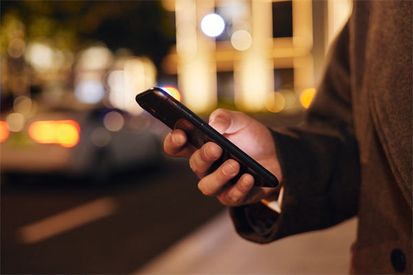 製（zhì）造業管（guǎn）理（lǐ）：電（diàn）子（zǐ）產品“防（fáng）藍光”功能真能護眼嗎？