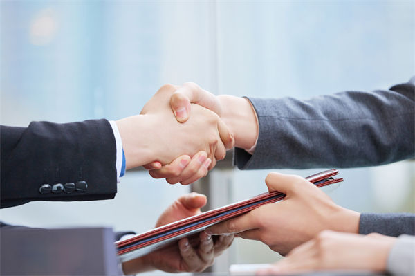 集團管控管理：董事長和明星（xīng）女友內幕（mù）交易被刑拘