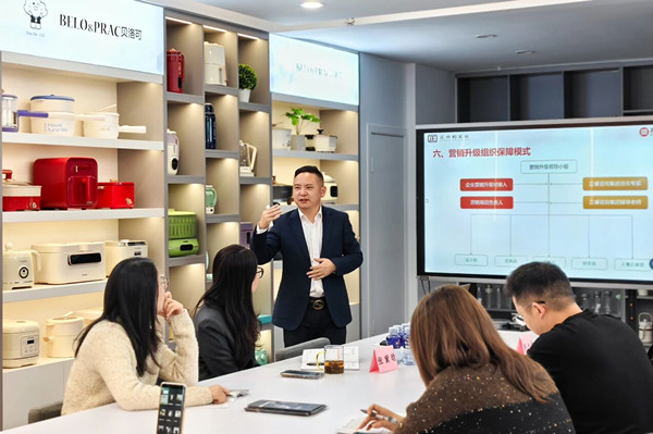 绿巨人草莓丝瓜樱桃在线视频營銷事業部總經理李國平老師致辭